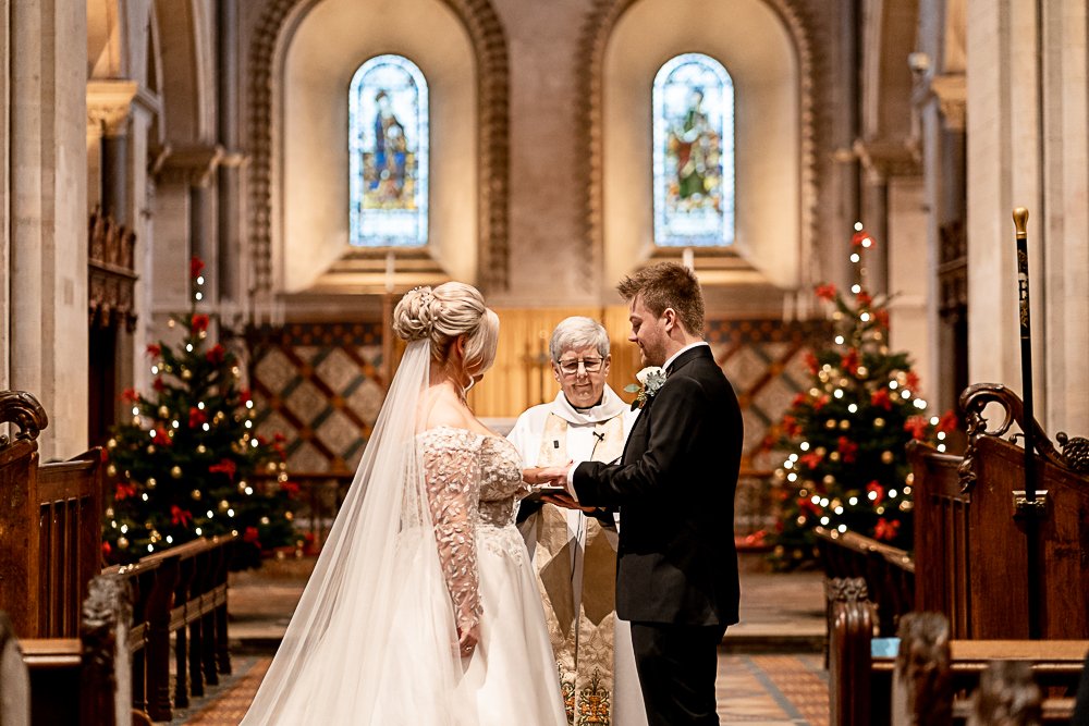 Hospital of St Cross winter wedding ceremony - 